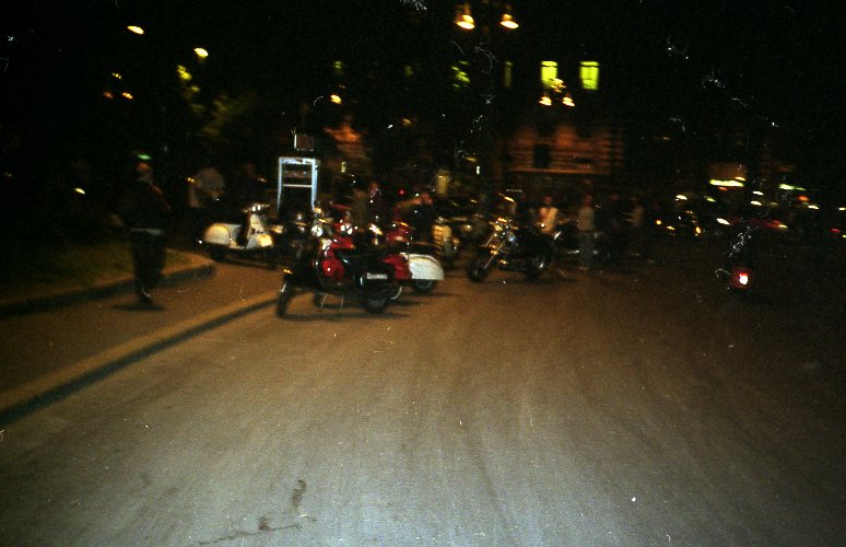 vap0518mil014.jpg